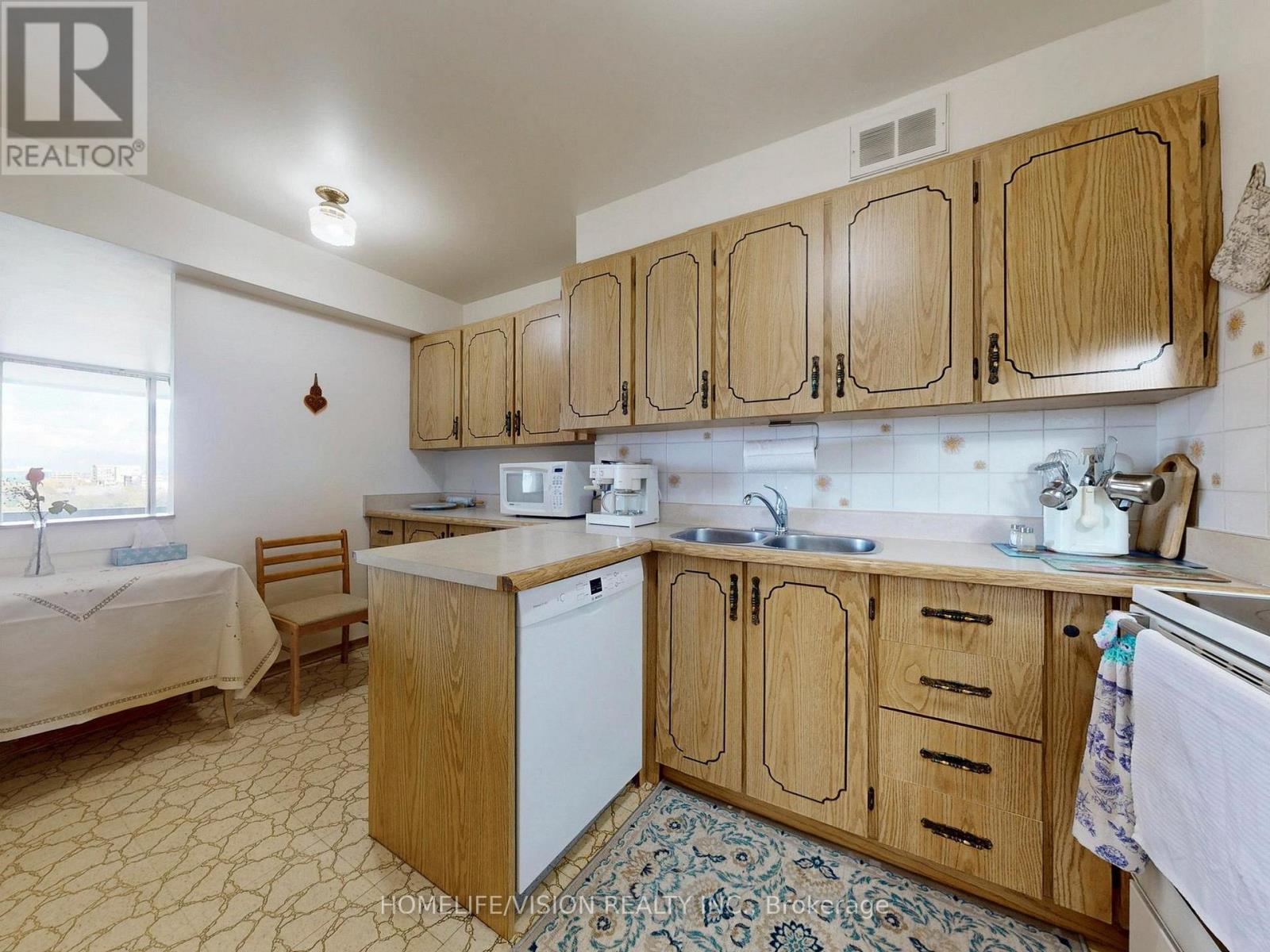 1101 - 455 Sentinel Road, Toronto, Ontario  M3J 1V5 - Photo 9 - W12477852