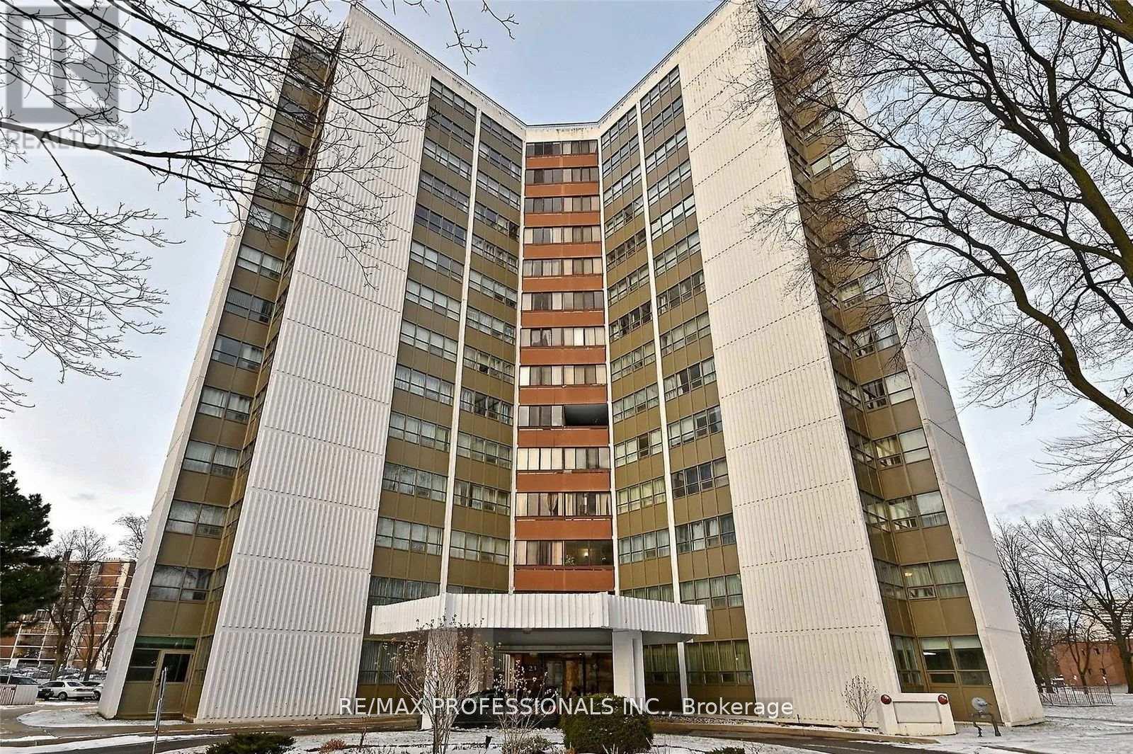 802 - 2323 CONFEDERATION PARKWAY, Mississauga, Ontario