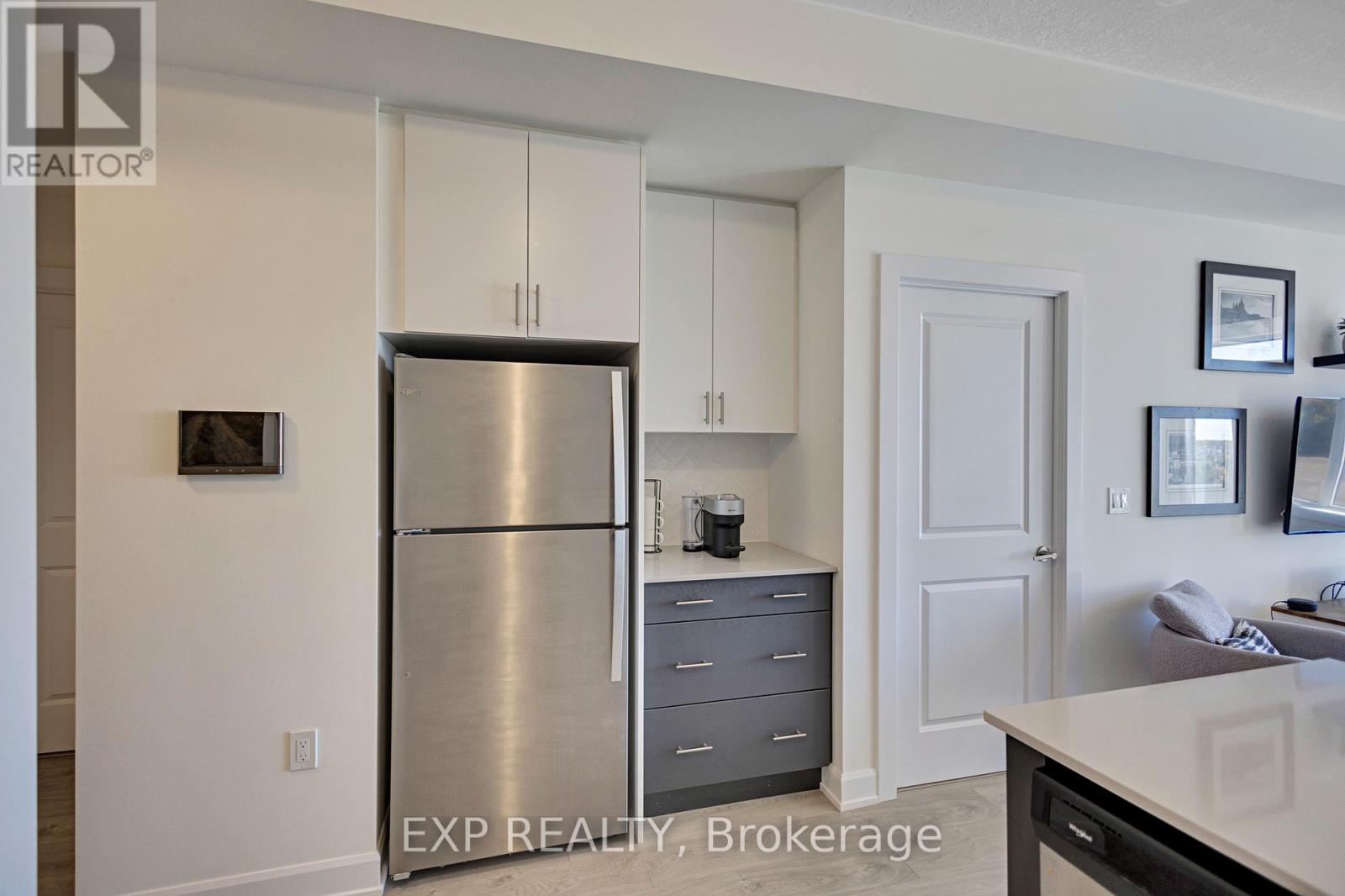 721 - 3200 William Coltson Avenue, Oakville, Ontario  L6H 7W6 - Photo 10 - W12477879