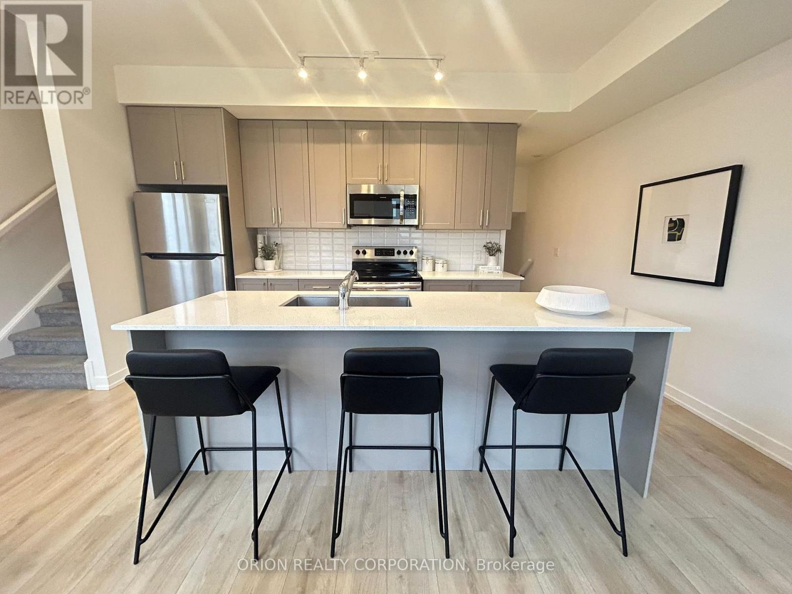 336 - 3078 Sixth Line, Oakville, Ontario  L6M 4J9 - Photo 5 - W12477898