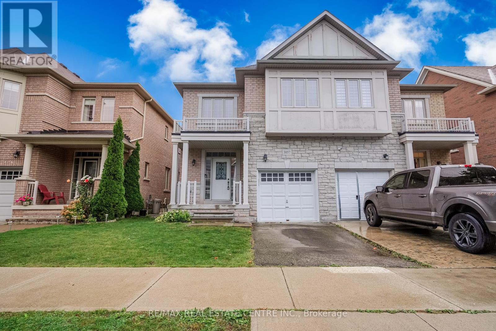 3057 Janice Drive, Oakville, Ontario  L6M 0S6 - Photo 2 - W12477907