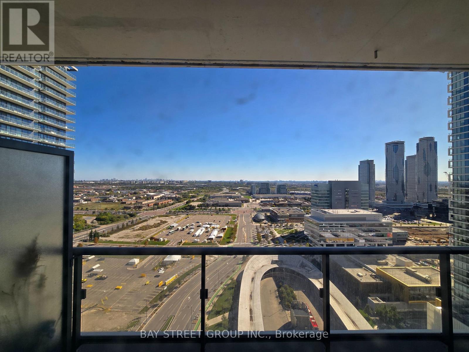 2708 - 950 Portage Parkway, Vaughan, Ontario  L4K 0J7 - Photo 11 - N12477925