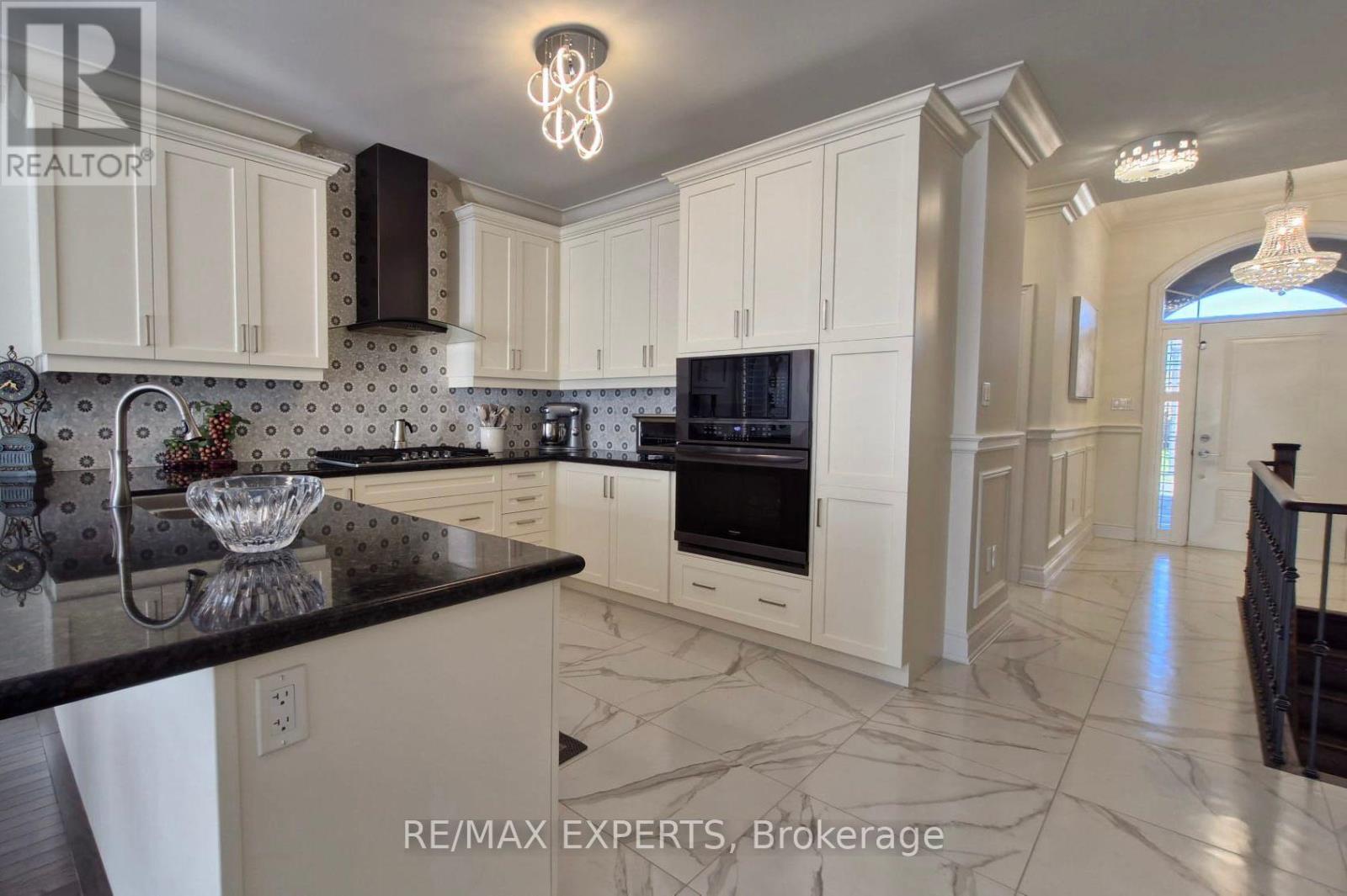 32 - 68 Summerhill Drive, New Tecumseth, Ontario  L9R 0S5 - Photo 10 - N12477942