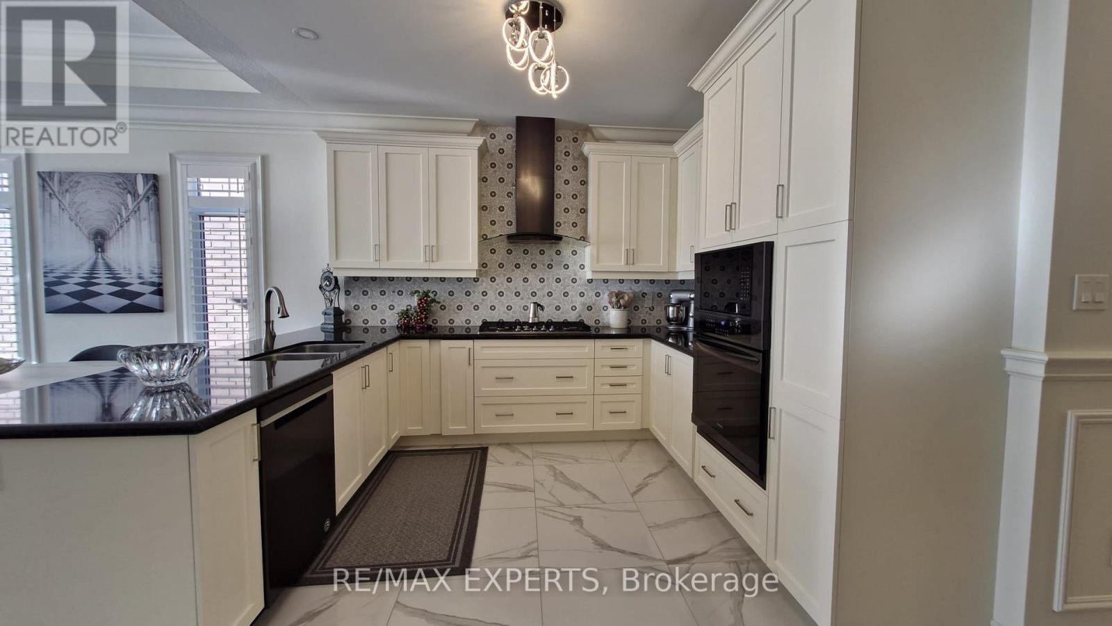 32 - 68 Summerhill Drive, New Tecumseth, Ontario  L9R 0S5 - Photo 7 - N12477942