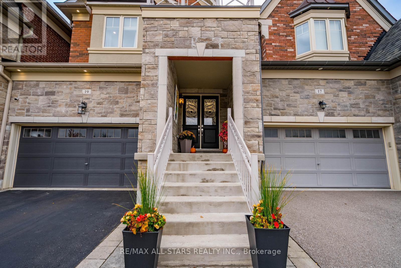 19 Kettle Valley Trail, King, Ontario  L7B 0N3 - Photo 4 - N12478002