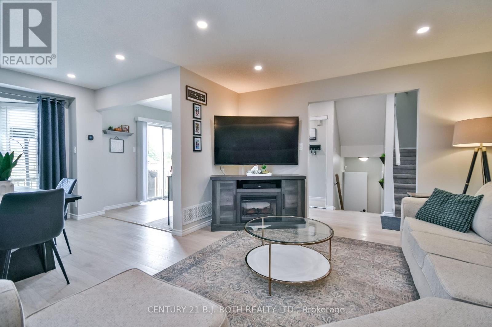 12 Burke Drive, Barrie, Ontario  L4N 7J3 - Photo 7 - S12477964