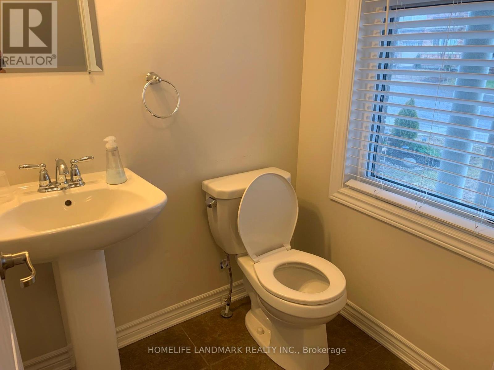 753 Rosehill Avenue, Ottawa, Ontario  K2S 0X1 - Photo 10 - X12477788