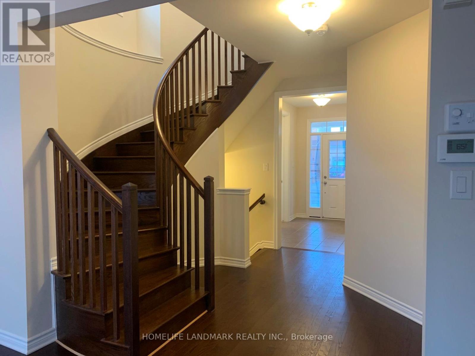 753 Rosehill Avenue, Ottawa, Ontario  K2S 0X1 - Photo 3 - X12477788