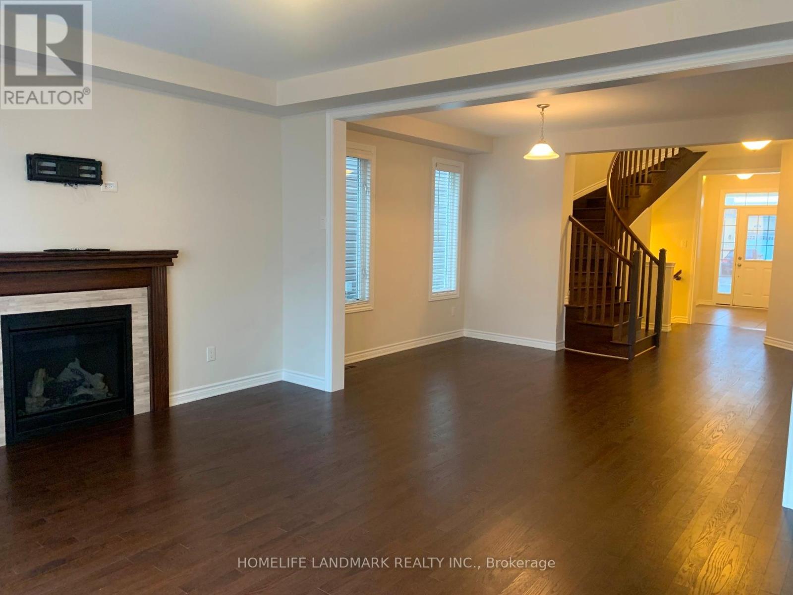 753 Rosehill Avenue, Ottawa, Ontario  K2S 0X1 - Photo 4 - X12477788