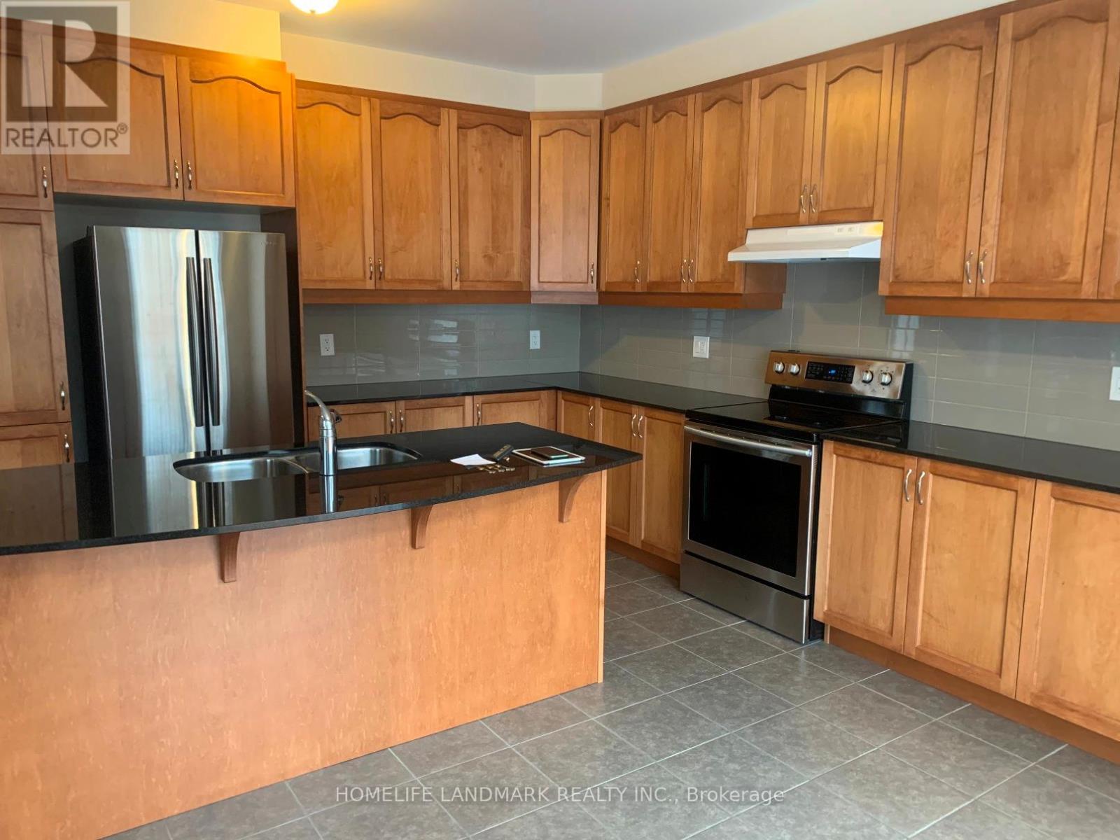 753 Rosehill Avenue, Ottawa, Ontario  K2S 0X1 - Photo 8 - X12477788