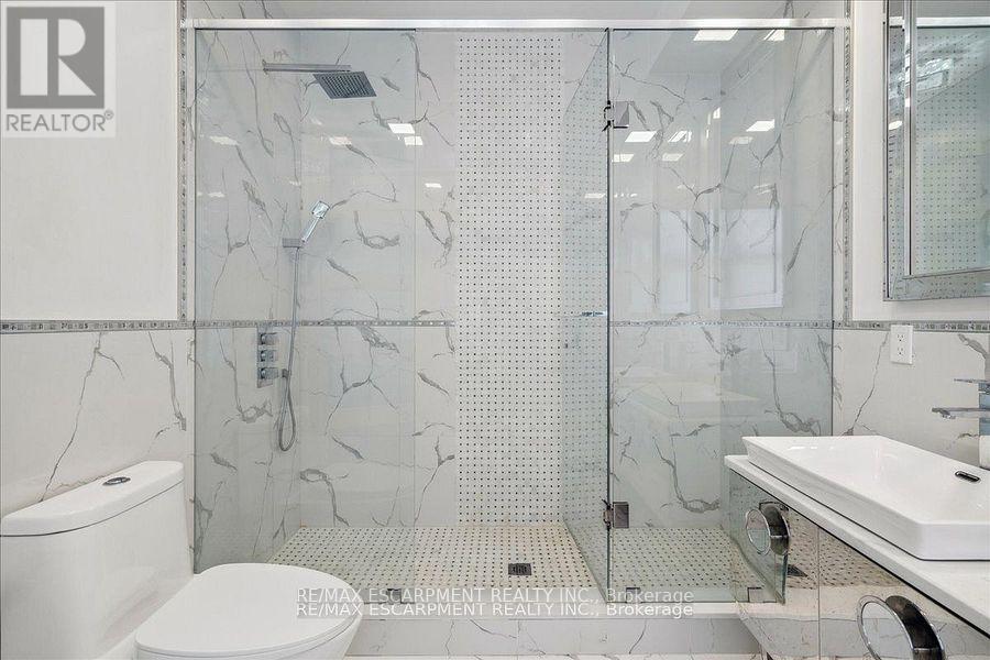 4 Sunrow Gate, Hamilton, Ontario  L8E 5C1 - Photo 19 - X12477789