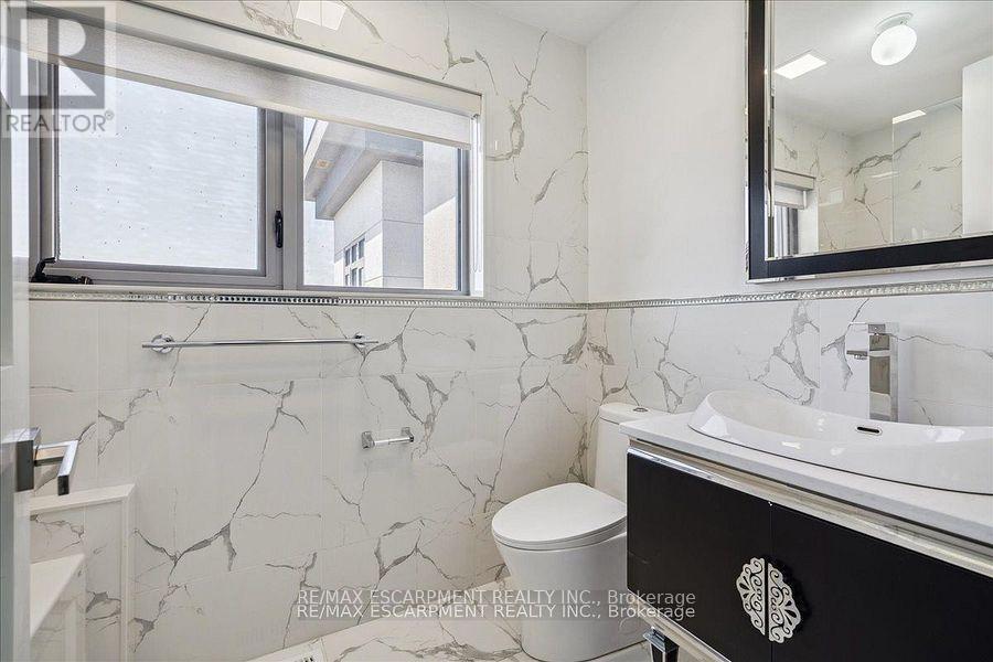 4 Sunrow Gate, Hamilton, Ontario  L8E 5C1 - Photo 36 - X12477789