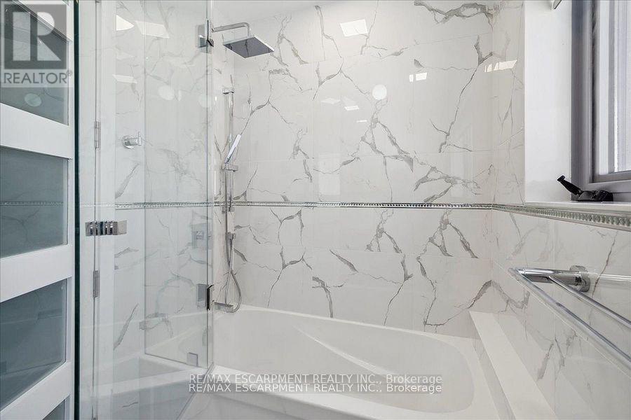 4 Sunrow Gate, Hamilton, Ontario  L8E 5C1 - Photo 37 - X12477789