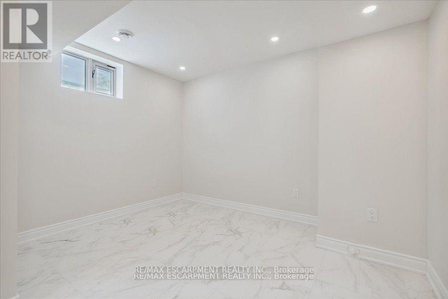 4 Sunrow Gate, Hamilton, Ontario  L8E 5C1 - Photo 44 - X12477789