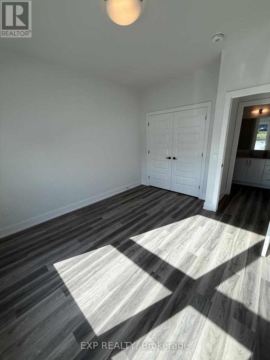 116 - 1100 Lackner Place S, Kitchener, Ontario  N2A 0M1 - Photo 5 - X12477911