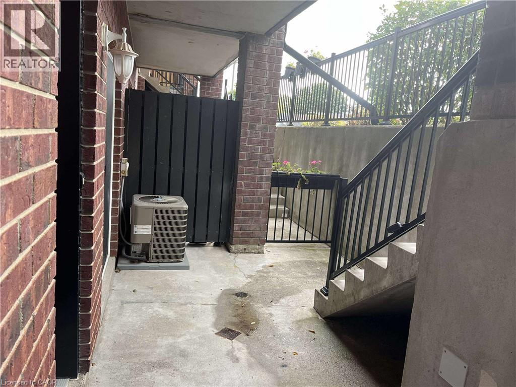 45 Cedarhill Crescent Unit# 10a, Kitchener, Ontario  N2H 2W9 - Photo 3 - 40781691