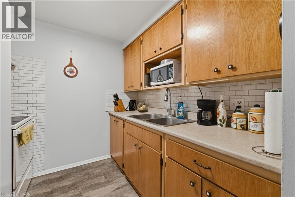 539 Willow Road Unit# 69, Guelph, Ontario  N1H 7G3 - Photo 5 - 40780995