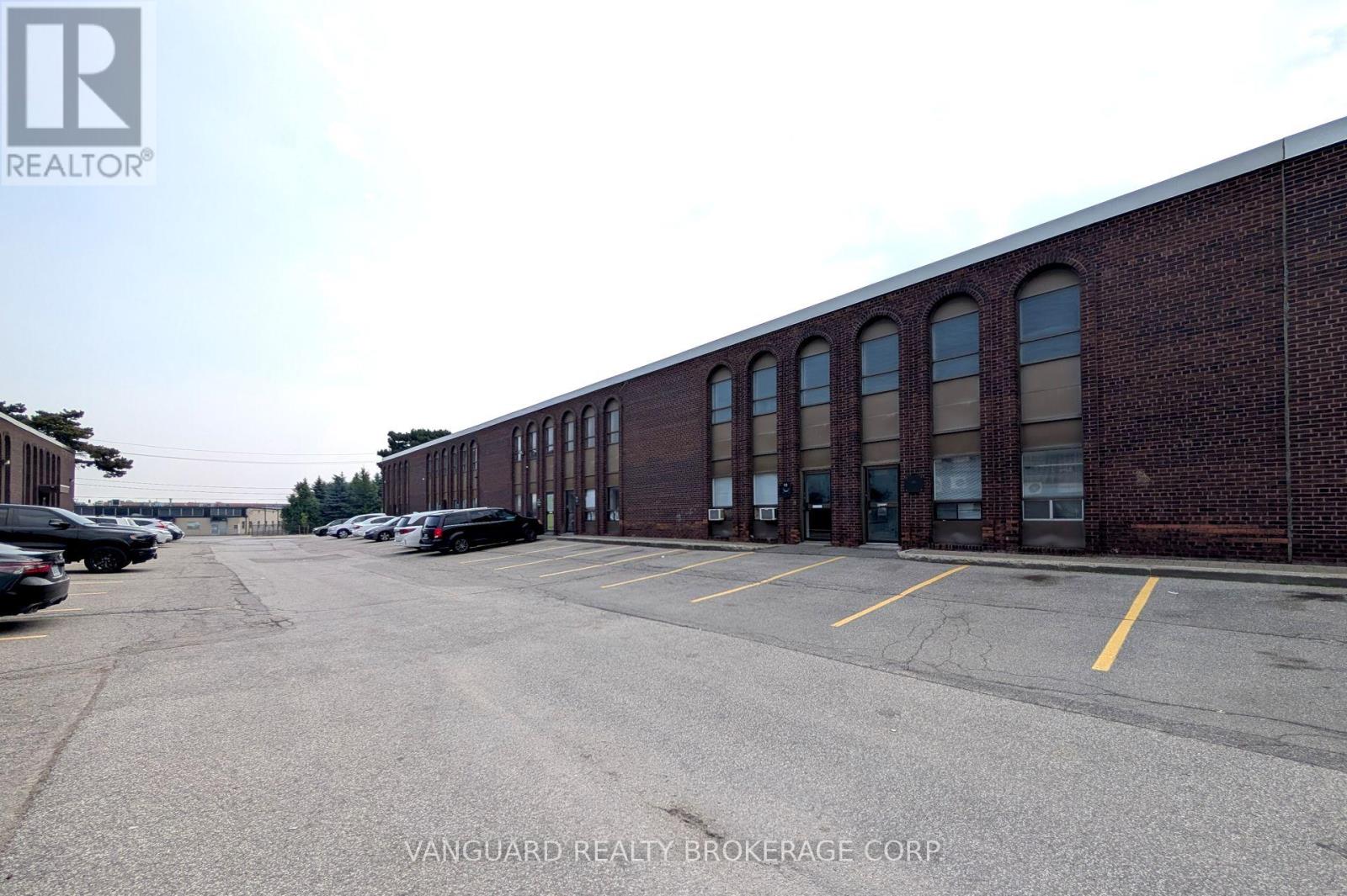 12 - 4480 Chesswood Drive, Toronto, Ontario  M3J 2B9 - Photo 6 - W12477926