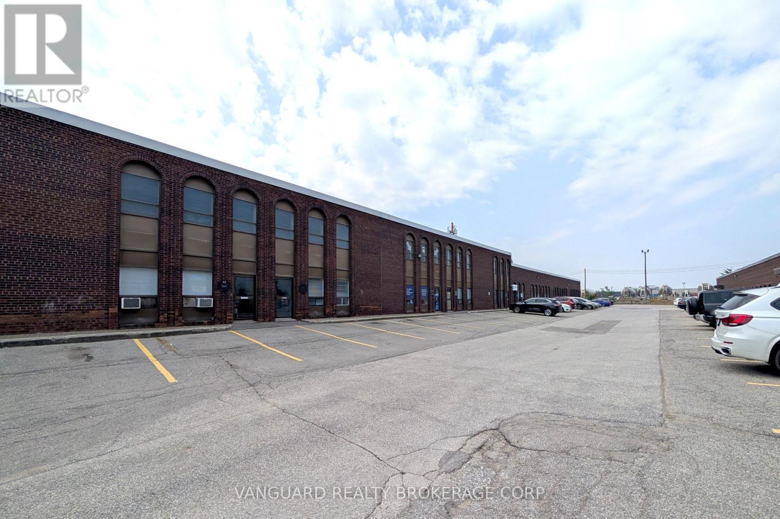 12 - 4480 Chesswood Drive, Toronto, Ontario  M3J 2B9 - Photo 7 - W12477926