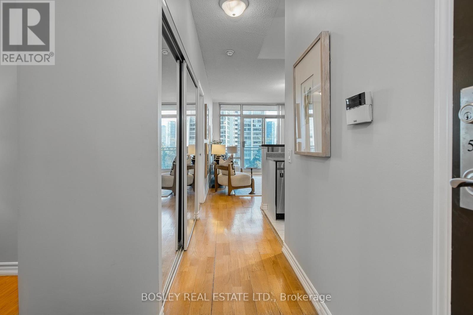 518 - 5 Marine Parade Drive, Toronto, Ontario  M8V 4B4 - Photo 5 - W12477947