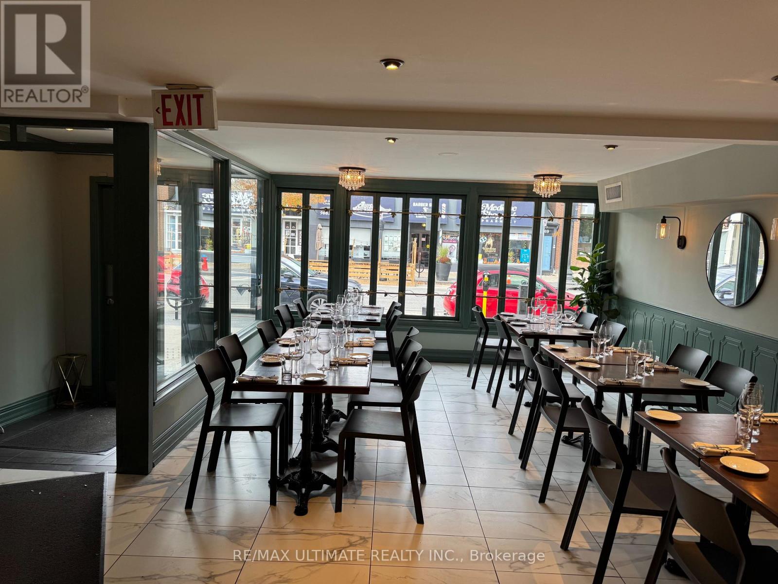 266 Lakeshore Road E, Oakville, Ontario  L6J 1J1 - Photo 5 - W12477956