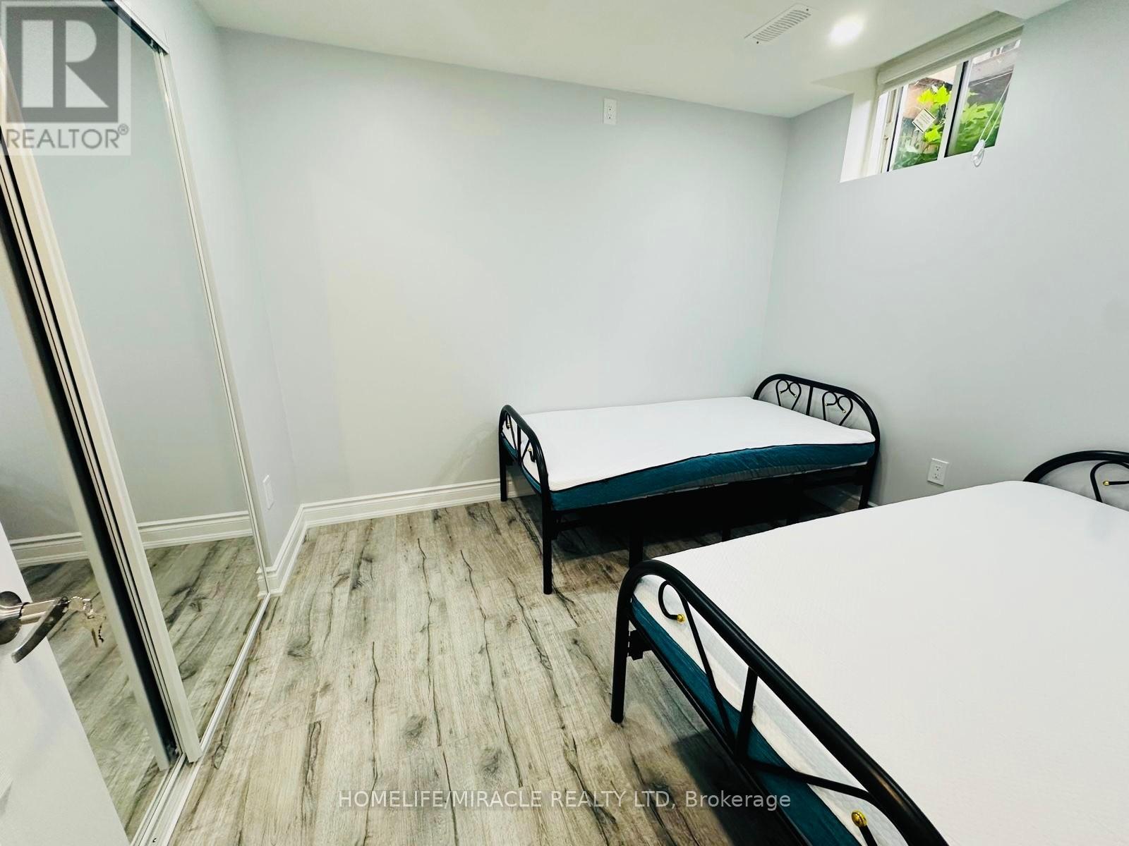 41 Antibes Drive, Brampton, Ontario  L6X 5H6 - Photo 6 - W12477994