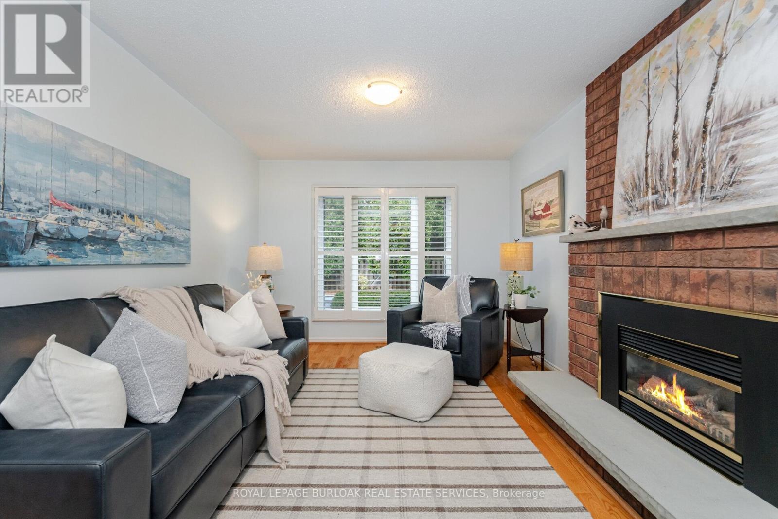1040 Manchester Crescent, Oakville, Ontario  L6M 1G2 - Photo 18 - W12478007