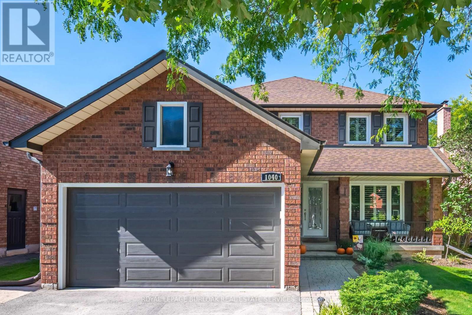 1040 Manchester Crescent, Oakville, Ontario  L6M 1G2 - Photo 3 - W12478007