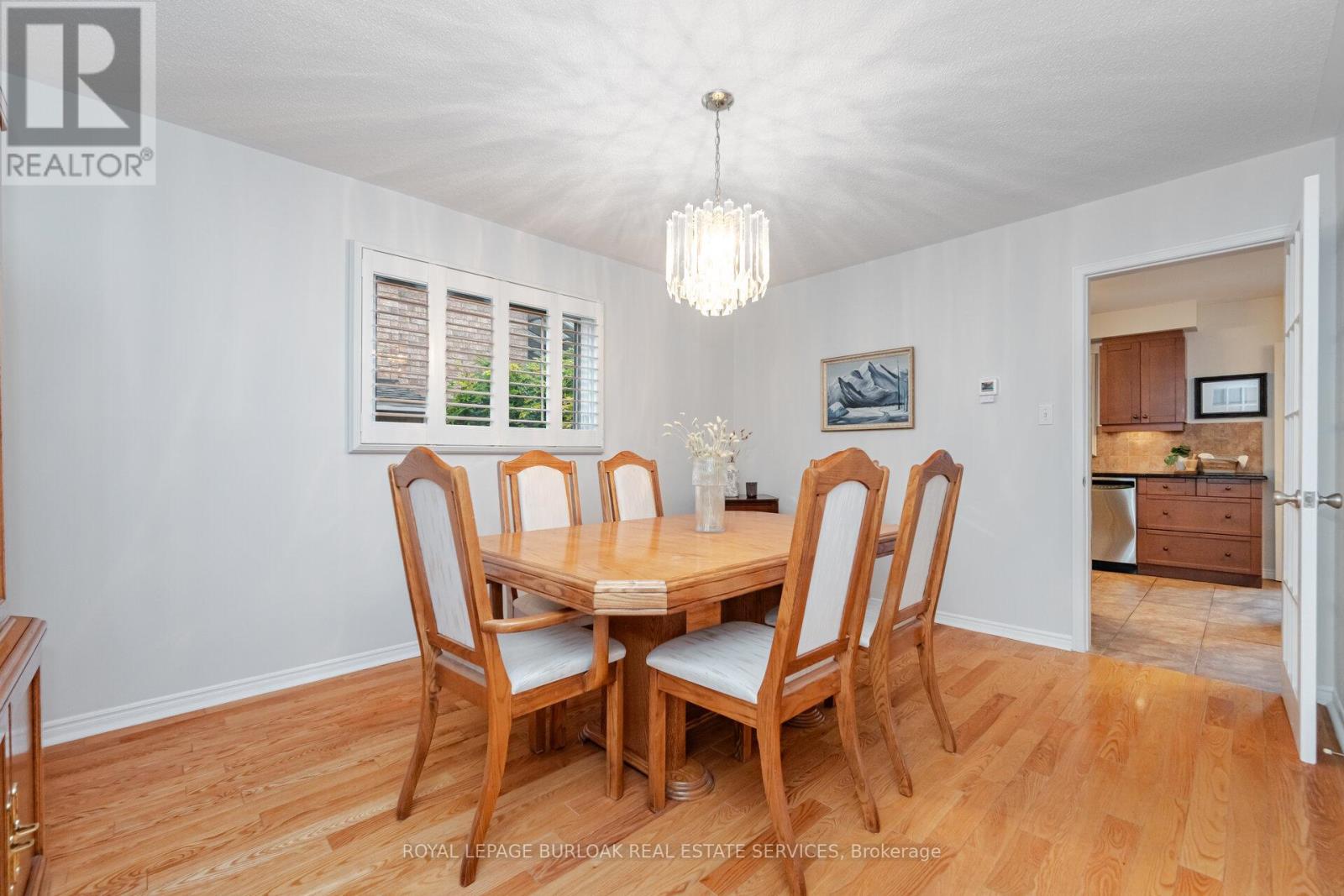 1040 Manchester Crescent, Oakville, Ontario  L6M 1G2 - Photo 9 - W12478007