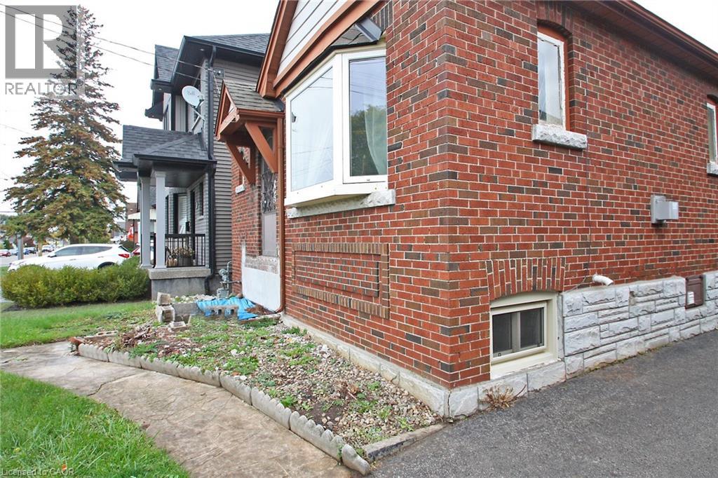 35 Barons Avenue S, Hamilton, Ontario  L8K 2Y1 - Photo 5 - 40764152