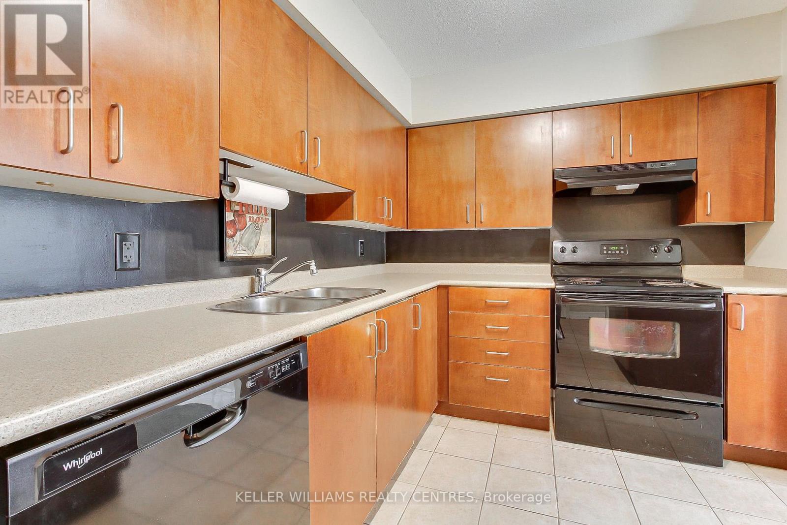 408 - 260 Davis Drive, Newmarket, Ontario  L3Y 7C3 - Photo 12 - N12477683