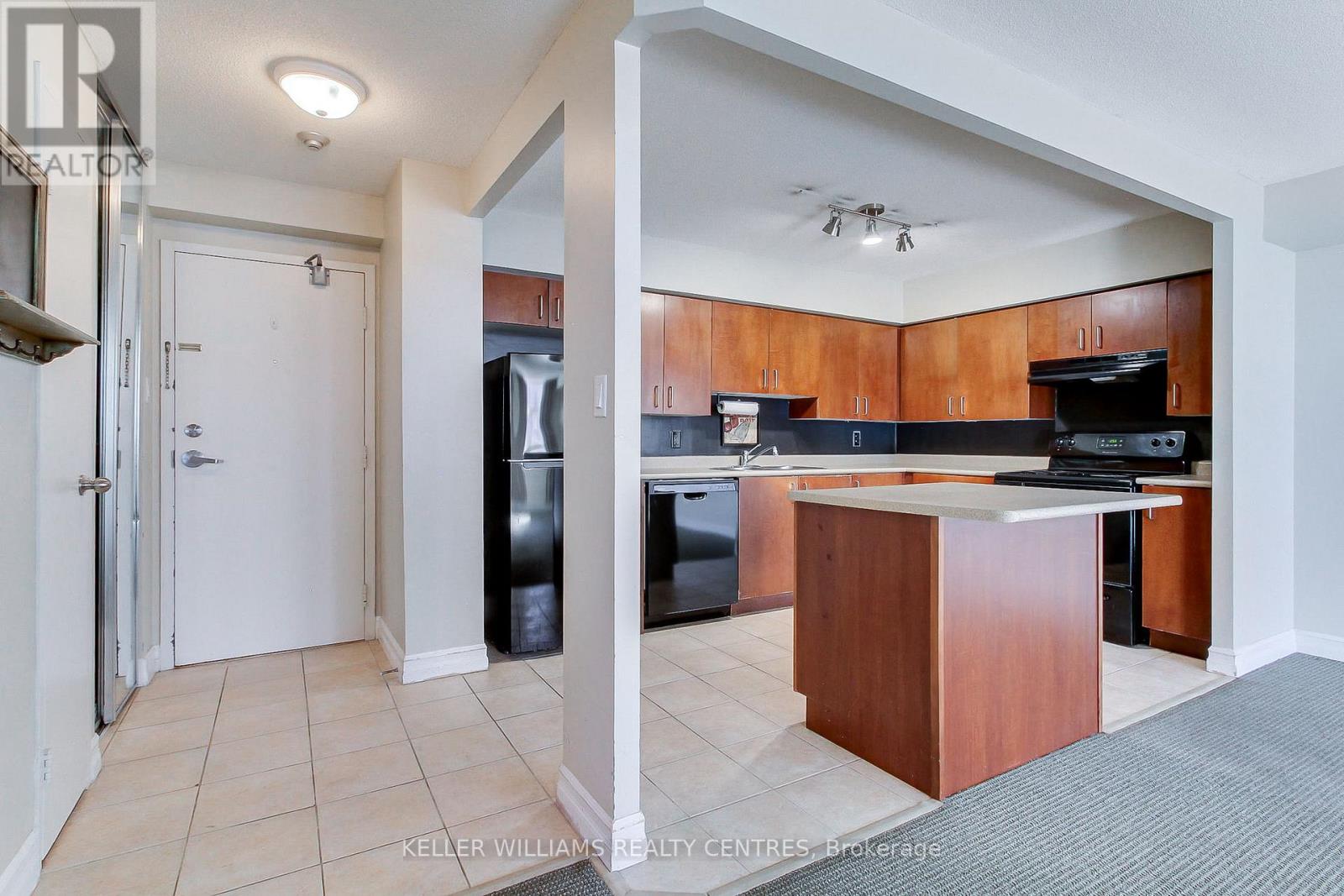 408 - 260 Davis Drive, Newmarket, Ontario  L3Y 7C3 - Photo 8 - N12477683