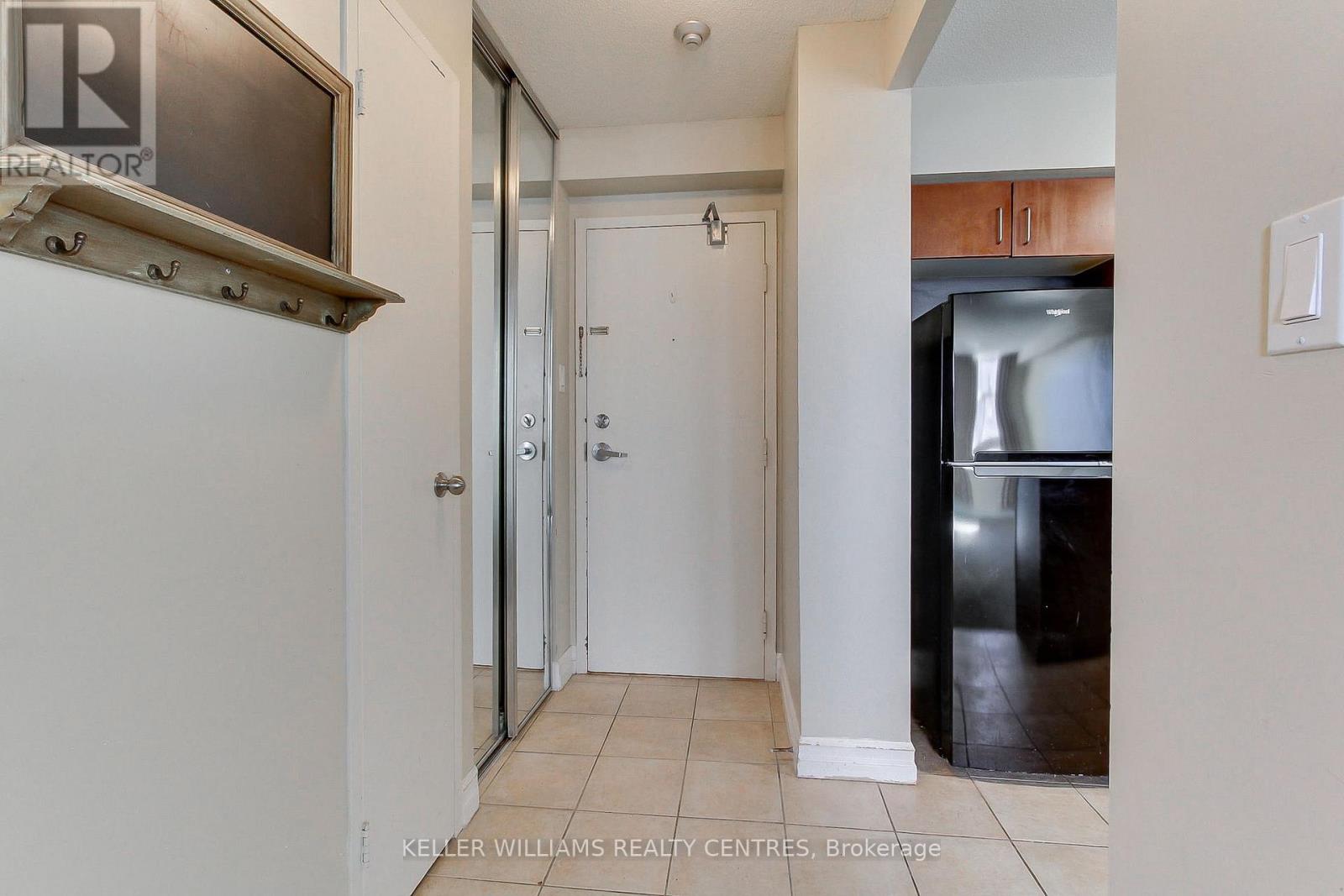 408 - 260 Davis Drive, Newmarket, Ontario  L3Y 7C3 - Photo 7 - N12477683