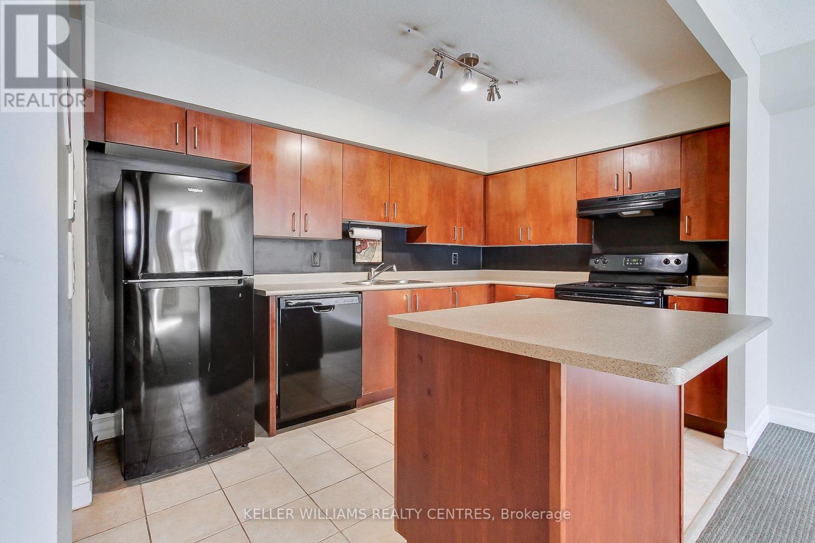 408 - 260 Davis Drive, Newmarket, Ontario  L3Y 7C3 - Photo 9 - N12477683