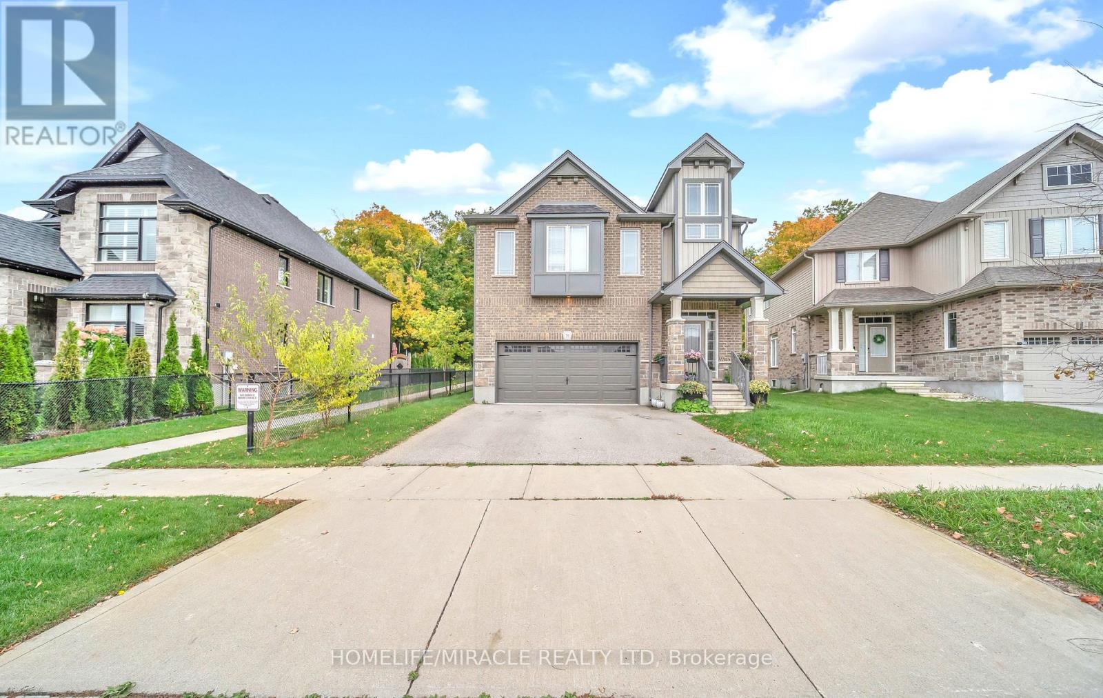 79 Elmbank Trail, Kitchener, Ontario  N2R 0H1 - Photo 4 - X12474053