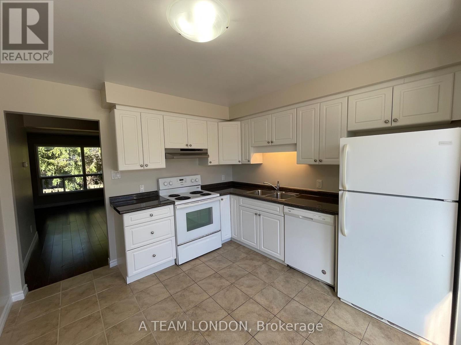 53 - 35 Waterman Avenue, London South, Ontario  N6C 5T6 - Photo 6 - X12478203