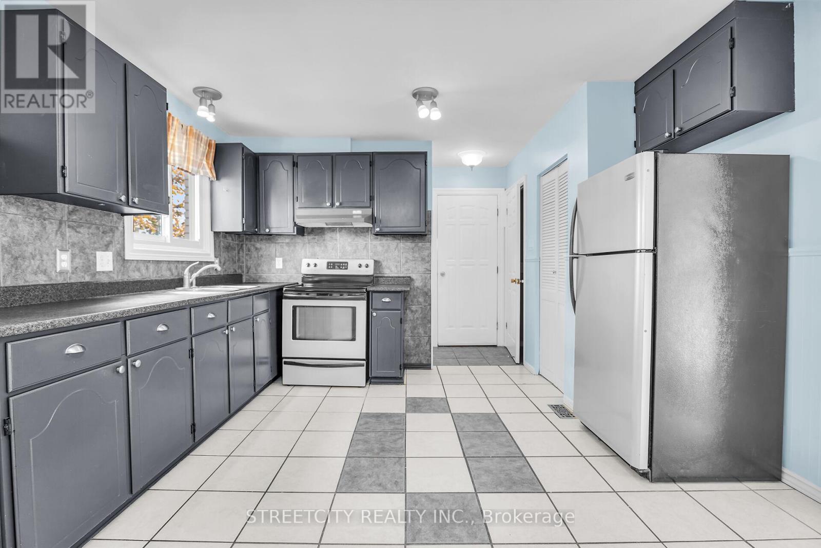 456 Alston Road, London South, Ontario  N6C 3B9 - Photo 13 - X12478206