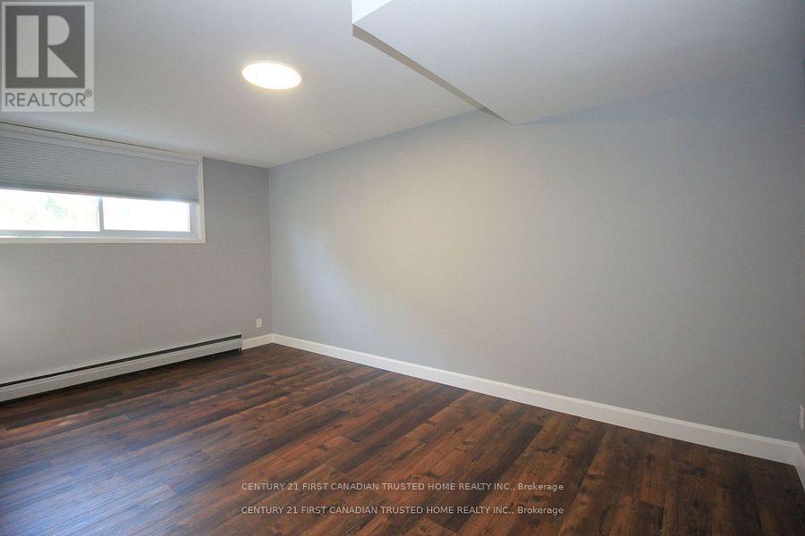 133 Deer Park Circle W, London North, Ontario  N6H 3B9 - Photo 11 - X12478215