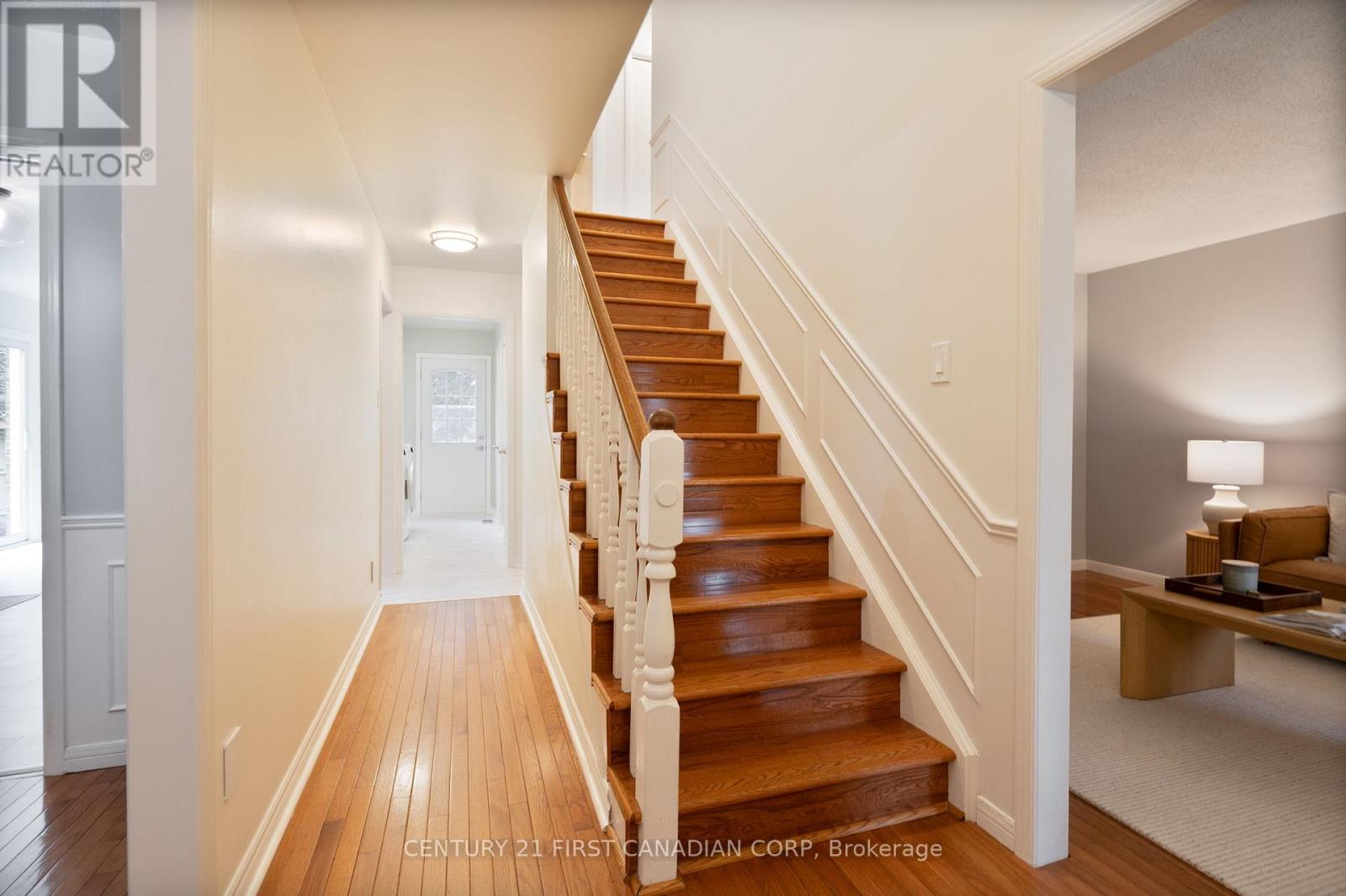 90 Meridene Crescent W, London North, Ontario  N5X 1G2 - Photo 20 - X12478288
