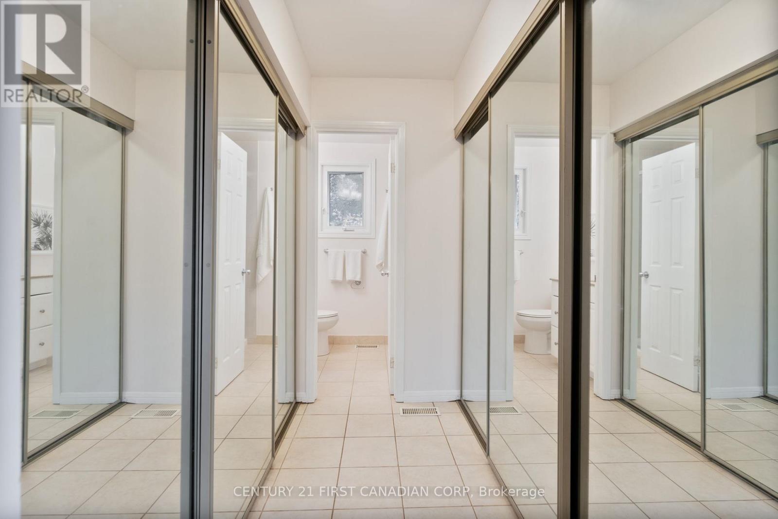 90 Meridene Crescent W, London North, Ontario  N5X 1G2 - Photo 26 - X12478288