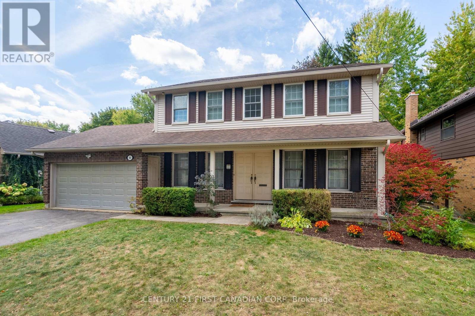 90 Meridene Crescent W, London North, Ontario  N5X 1G2 - Photo 3 - X12478288