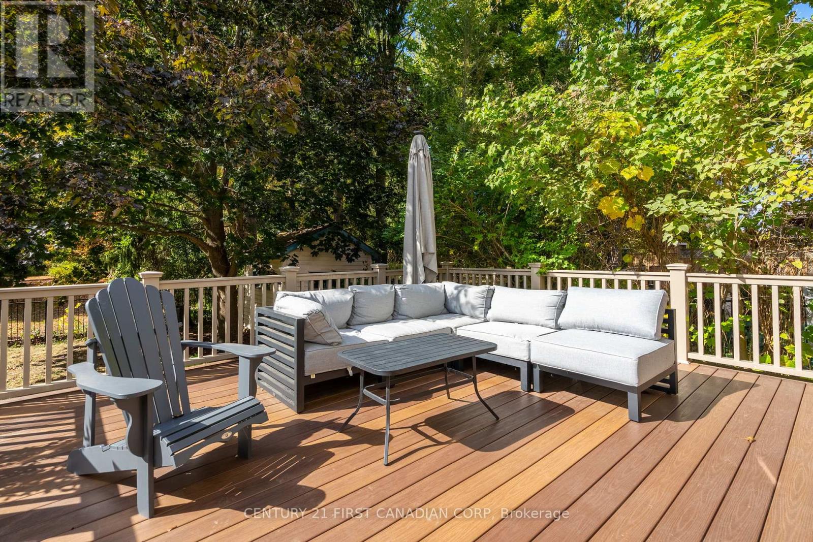 90 Meridene Crescent W, London North, Ontario  N5X 1G2 - Photo 43 - X12478288