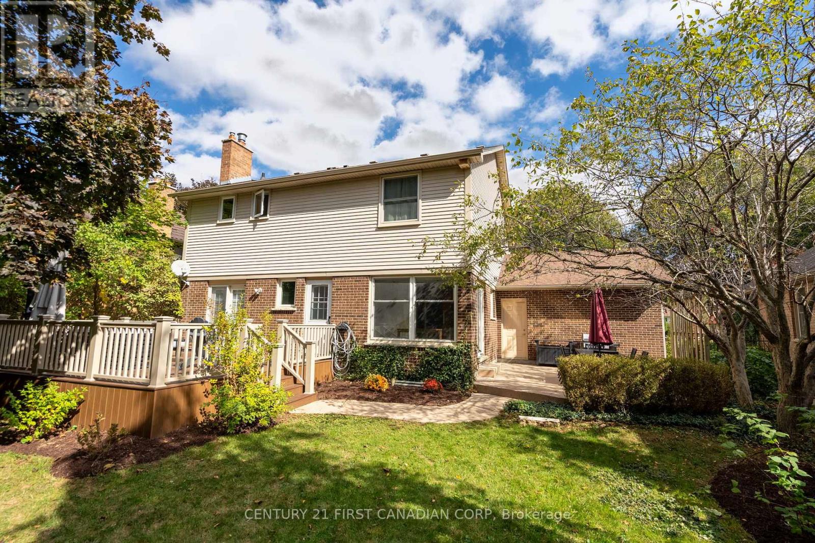 90 Meridene Crescent W, London North, Ontario  N5X 1G2 - Photo 46 - X12478288