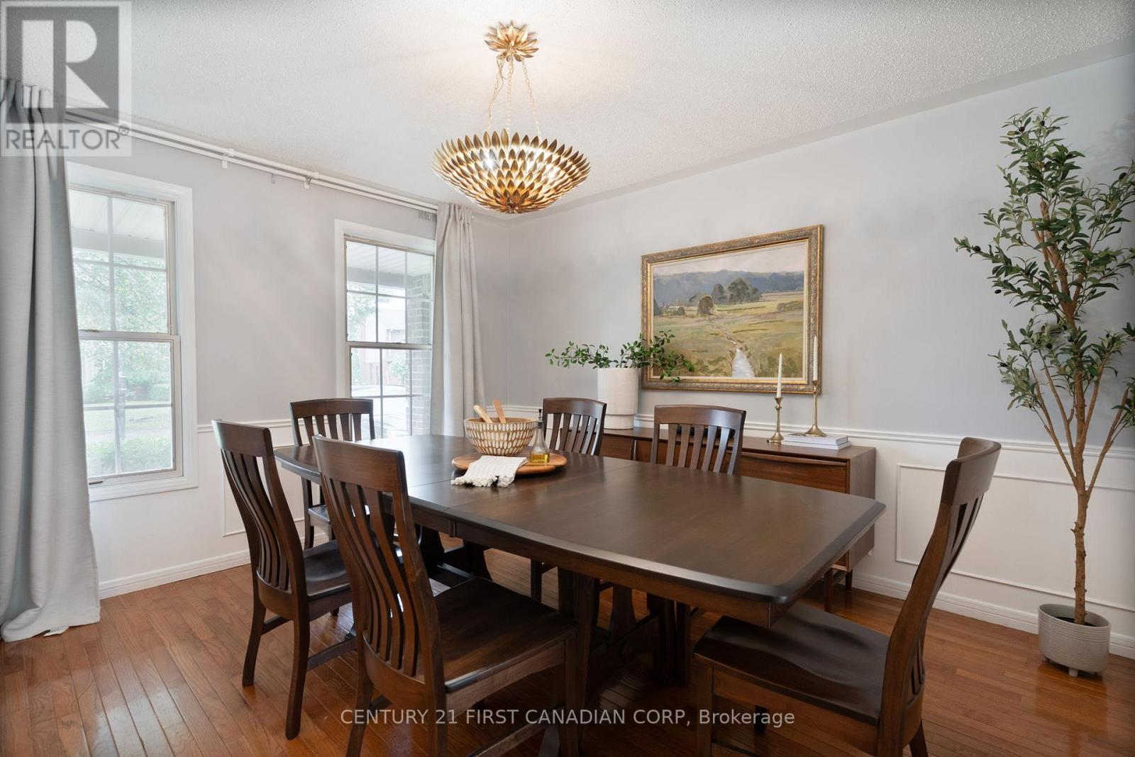 90 Meridene Crescent W, London North, Ontario  N5X 1G2 - Photo 9 - X12478288
