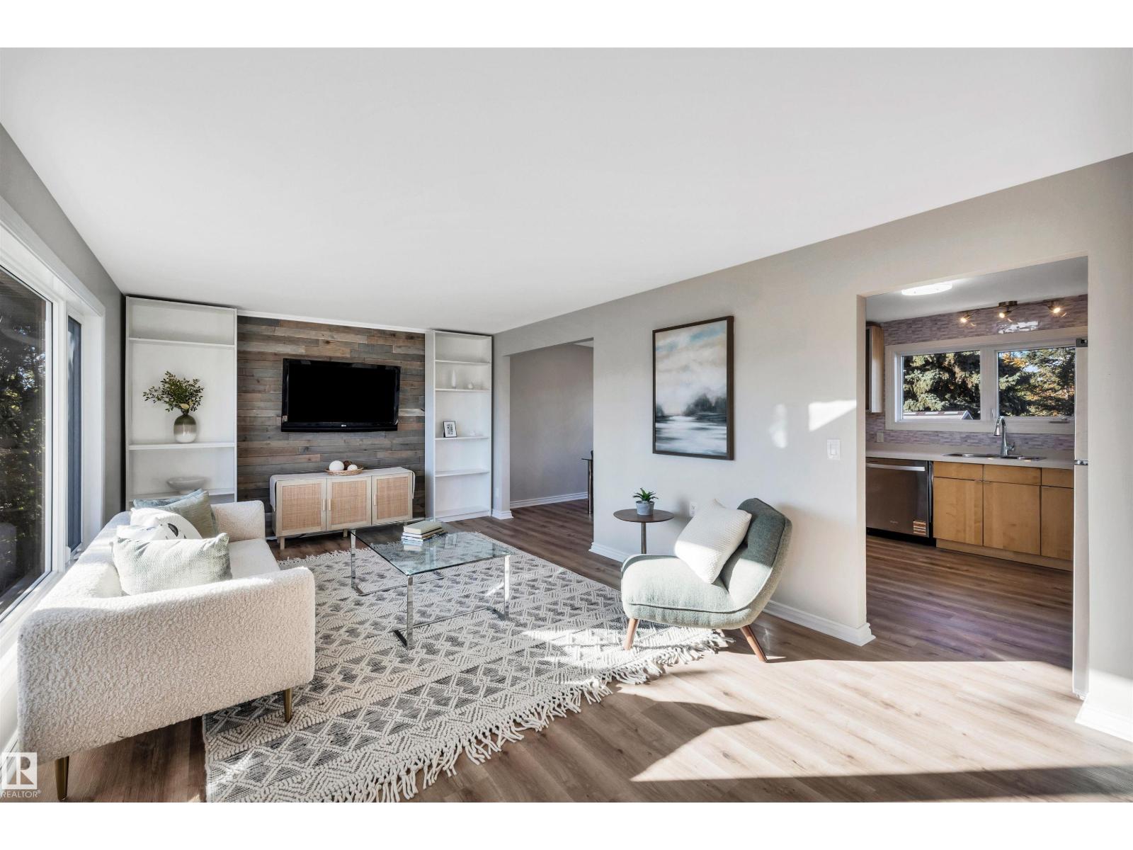 16208 87 Av Nw, Edmonton, Alberta  T5R 4G9 - Photo 3 - E4463175