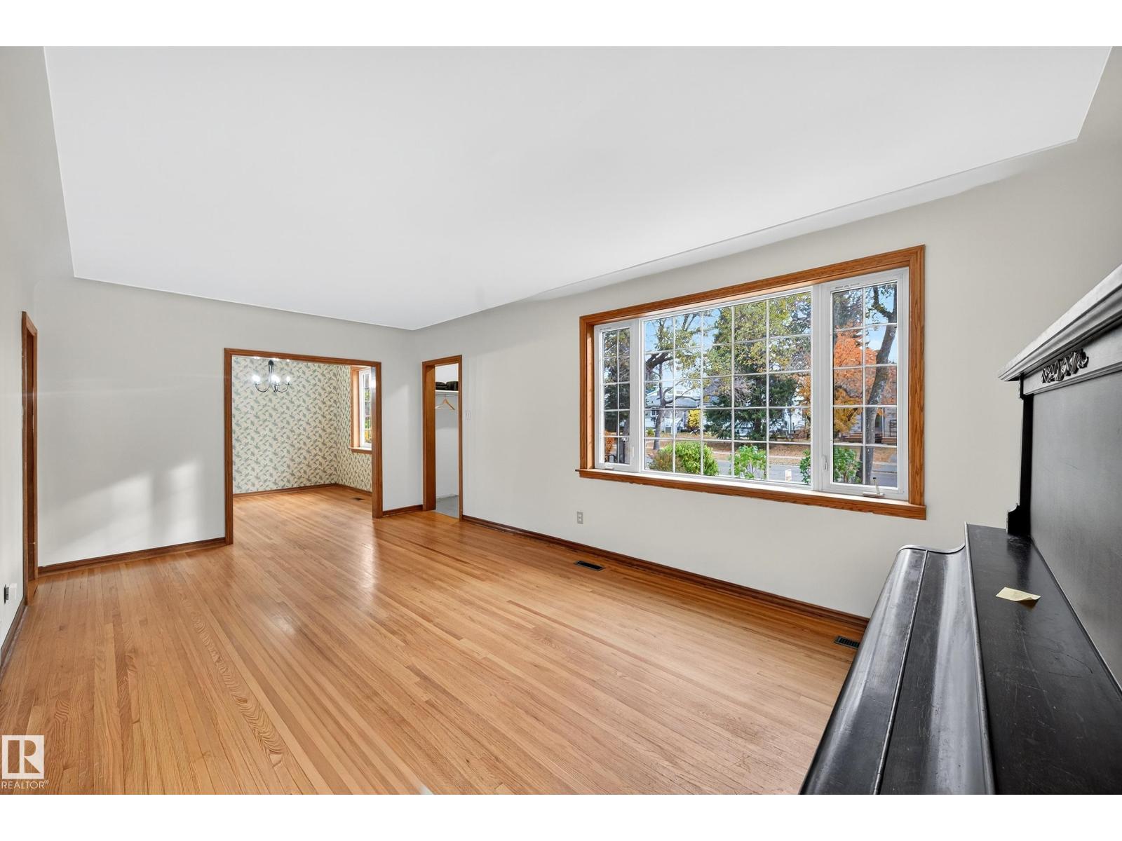 6806 112a St Nw, Edmonton, Alberta  T6H 3K6 - Photo 4 - E4463177