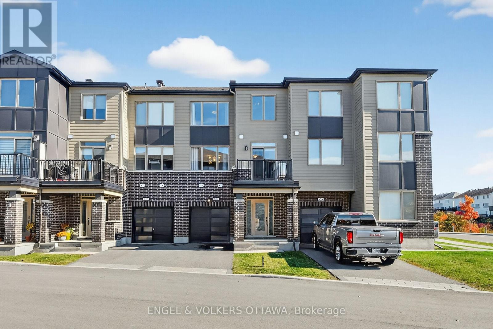 827 KINIW PRIVATE SE, Ottawa, Ontario