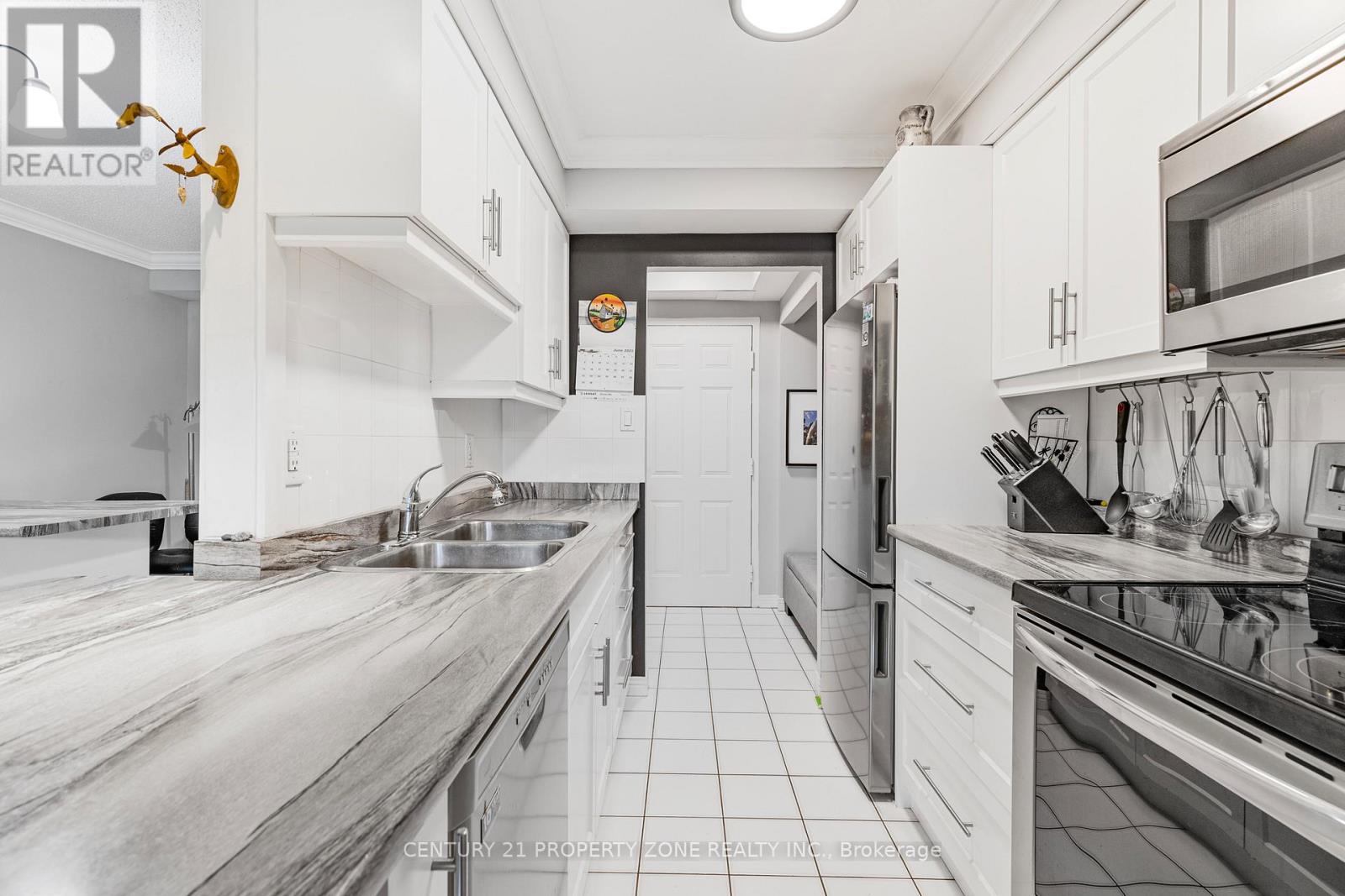 104 - 482 James Street N, Hamilton, Ontario  L8L 1J1 - Photo 4 - X12477963