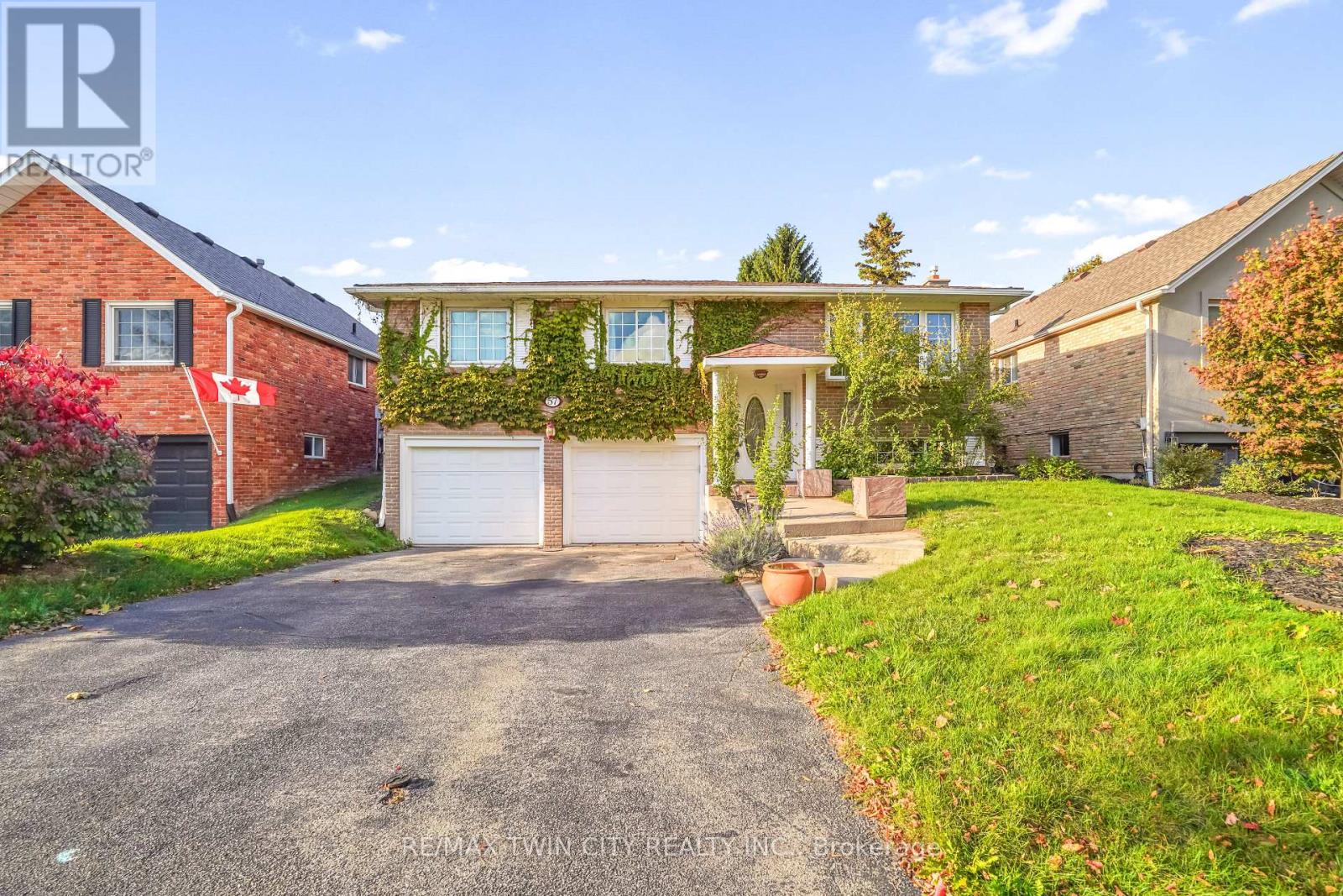 57 ASHGROVE AVENUE, Brantford, Ontario