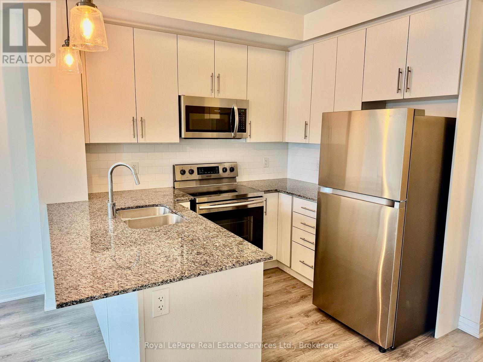 132 - 128 Grovewood Common, Oakville, Ontario  L6H 0X3 - Photo 6 - W12478231